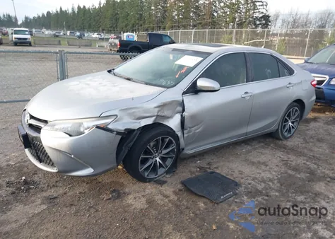 2015 Toyota Camry Xse z USA, uszkodzony, nr VIN 4T1BF1FK4FU927635